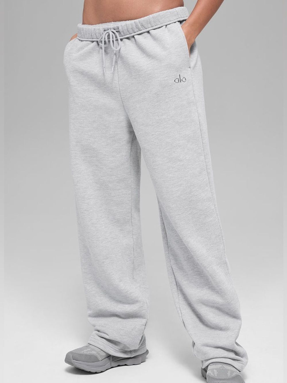 Alo Accolade Straight Leg Sweatpants in Heather Grey Size Small MSRP $138